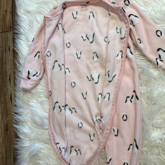 Toddler Girl Carter’s 2T Penguin Winter Pajamas Lot - Picture 12 of 15